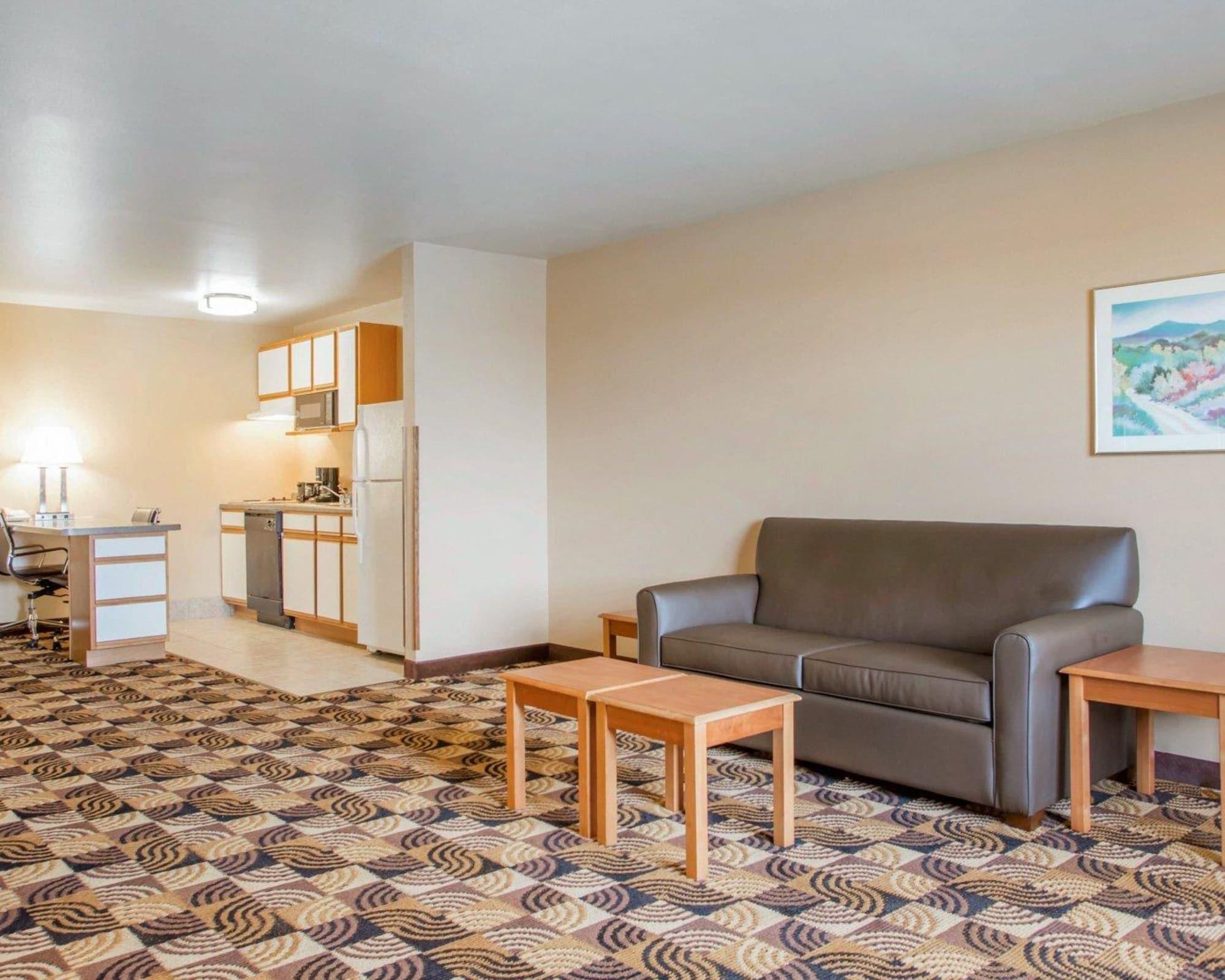 Hawthorn Suites By Wyndham Oak Creek/Milwaukee Airport Buitenkant foto