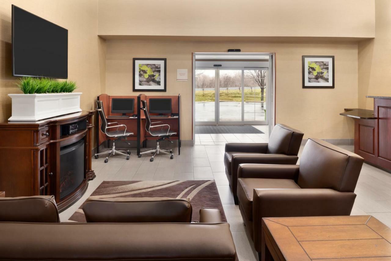 Hawthorn Suites By Wyndham Oak Creek/Milwaukee Airport Buitenkant foto